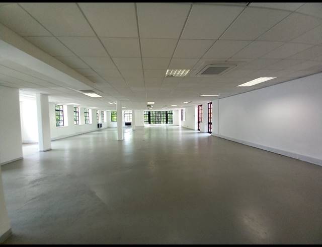 396M² OFFICE TO LET IN BRYANSTON